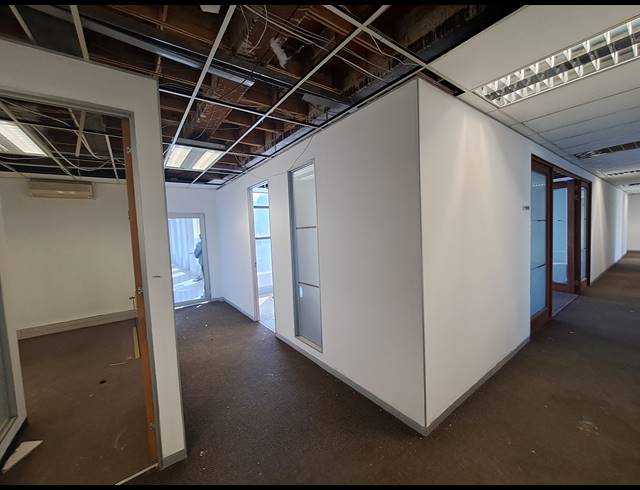 772M² OFFICE TO LET IN CRAIGHALL